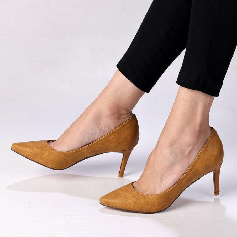 * Madison Lucy Penny Court Heels Tan Cheap Online Madison Heart Of New York Heels